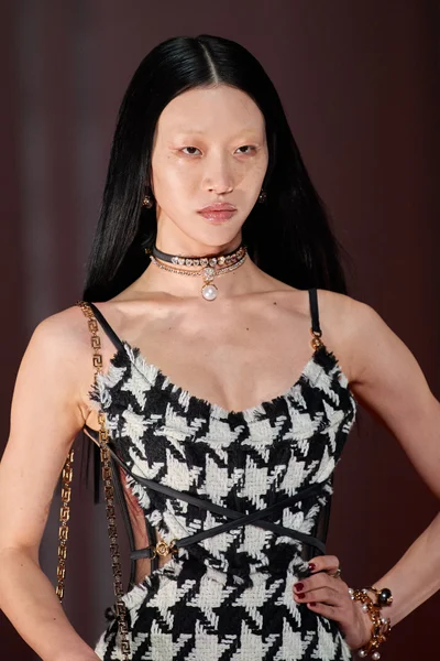 Look 48